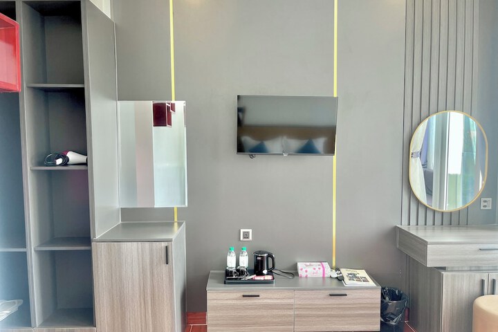 Room 27 of 72