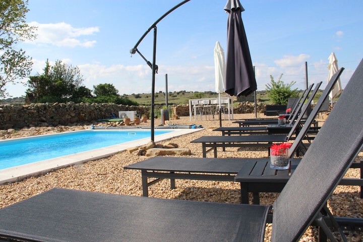 Pool 23 of 38