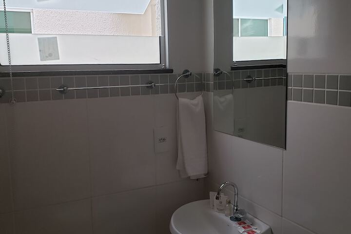 Room 15 of 33