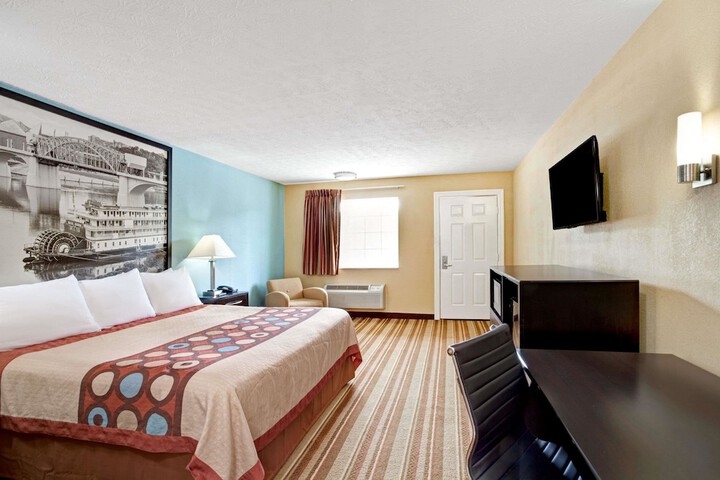 1 King Bed Accessible (12 of 13)