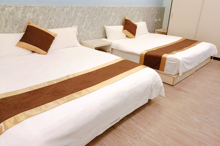Room 13 of 60