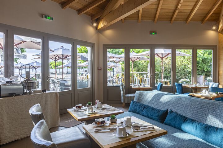 Dining Photos