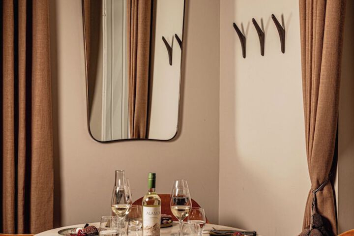 Dining 79 of 110