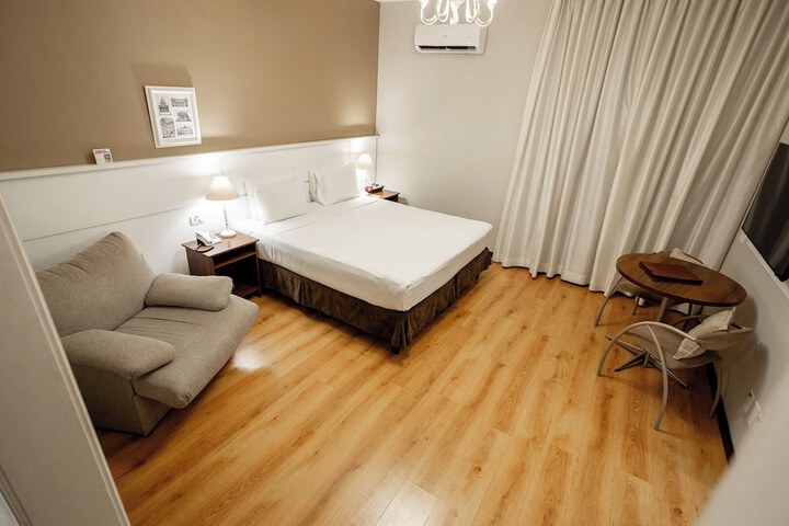 Room 21 of 135