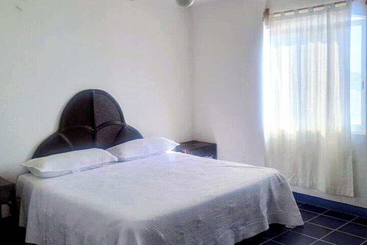 Room 9 of 49