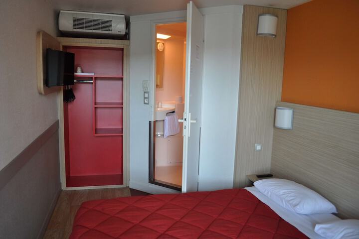 Room 16 of 61