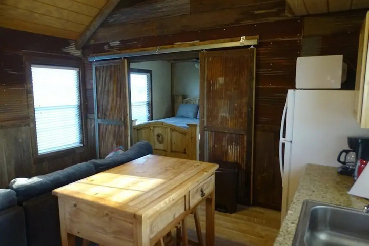 Room 4 of 12