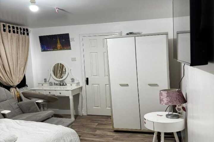 Room 8 of 23