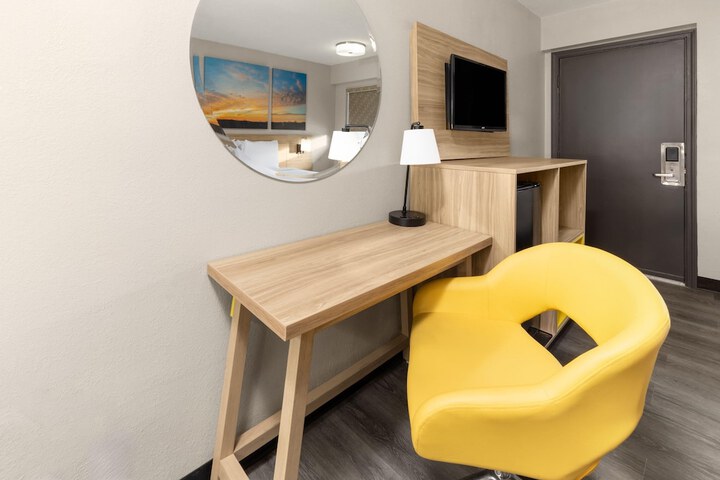 Room 18 of 46