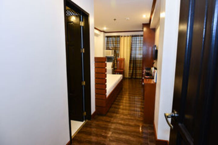 Room 18 of 24