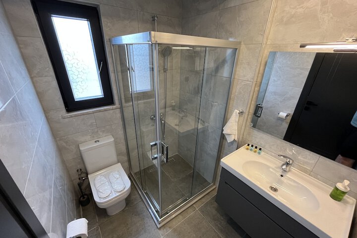 Room 35 of 46