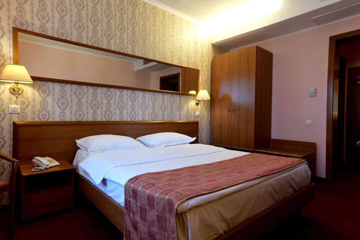 Room 9 of 45