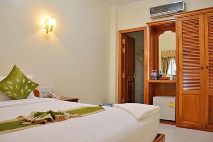 Room 14 of 22