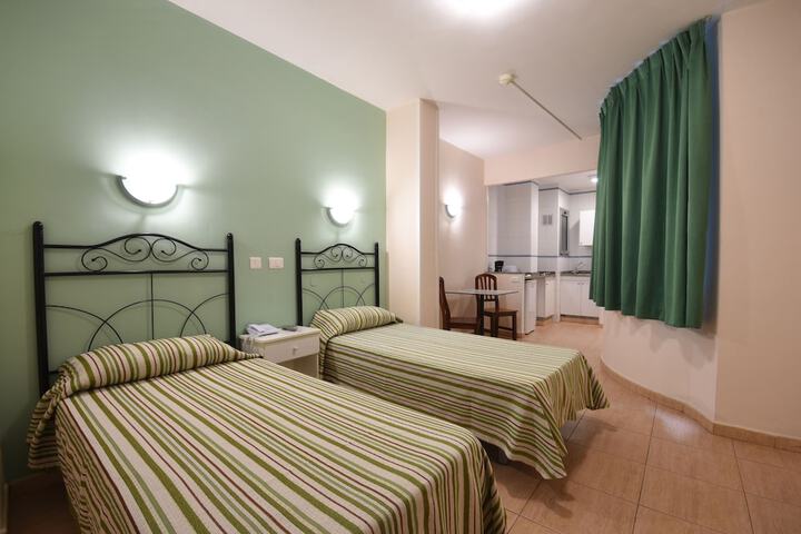 Room 25 of 61