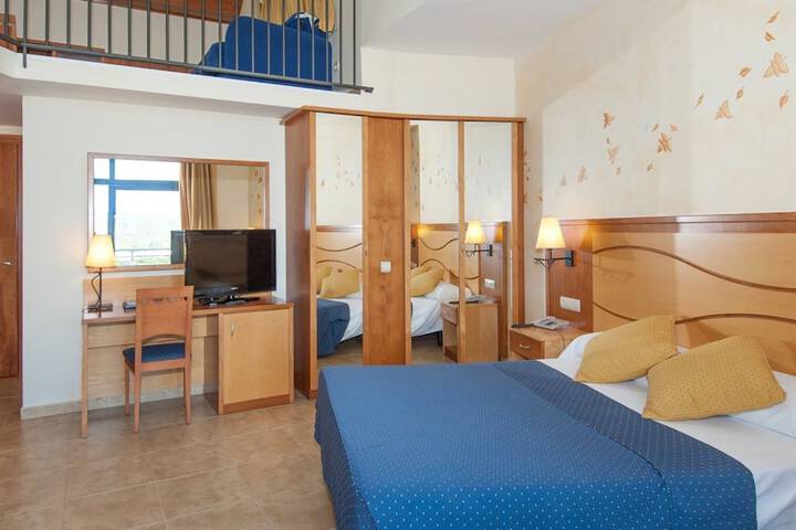 Room 8 of 36
