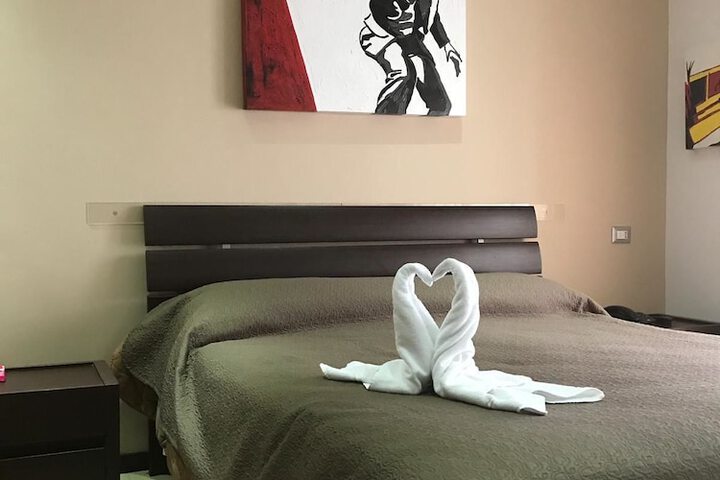 Room 10 of 22