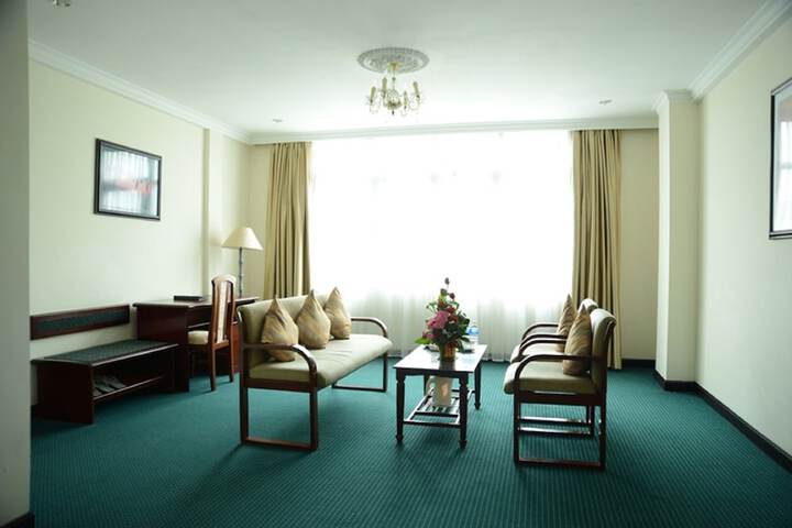 Room 6 of 35