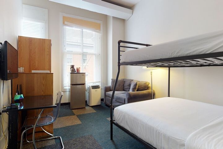 Room 19 of 46