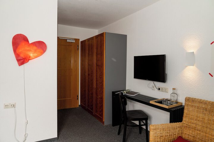 Room 181 of 395