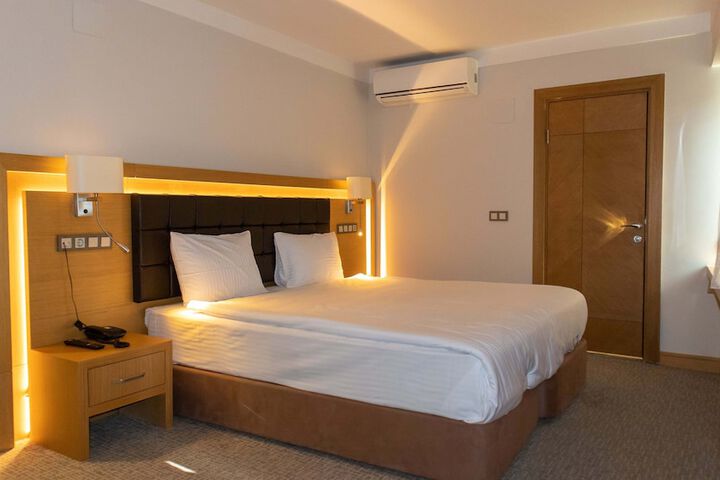 Room 15 of 26