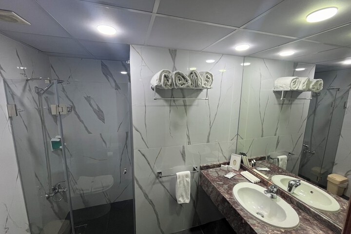 Room 64 of 88