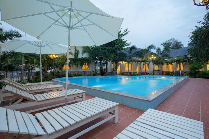 Pool 65 of 83