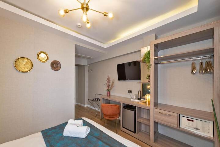 Room 15 of 47