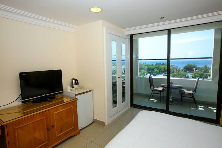 Room 25 of 63