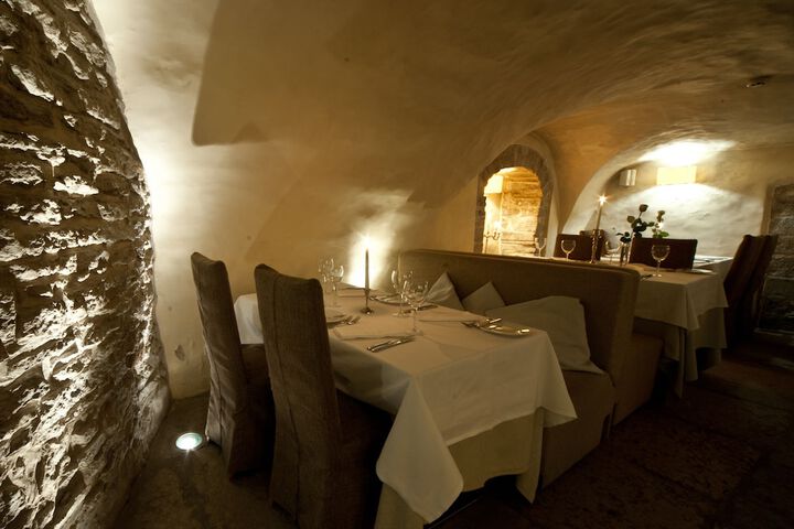 Dining 50 of 61