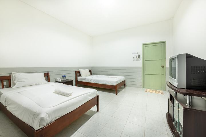 Room 6 of 52