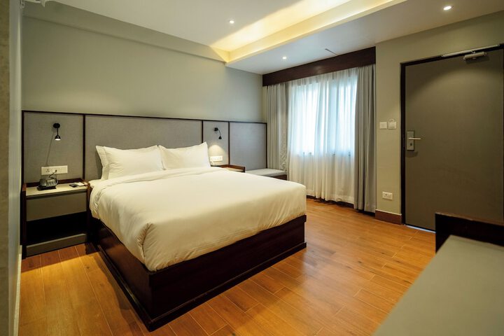 Room 7 of 43