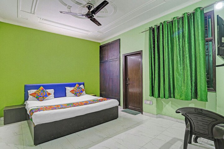 Room 14 of 18