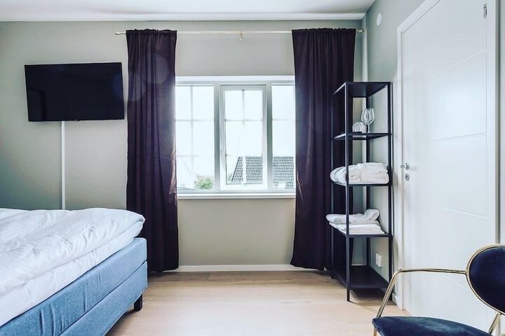 Room 2 of 7