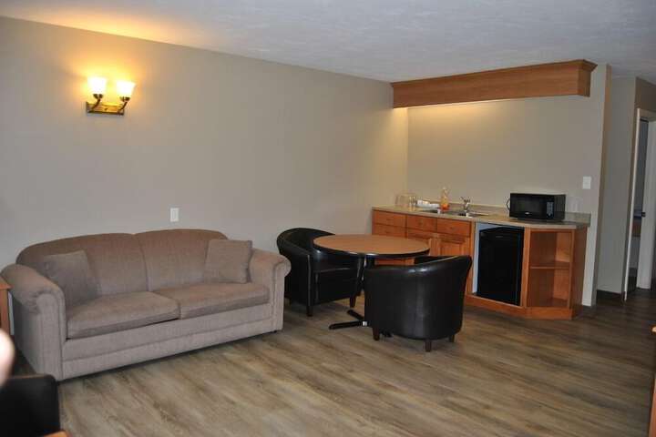Room 8 of 27