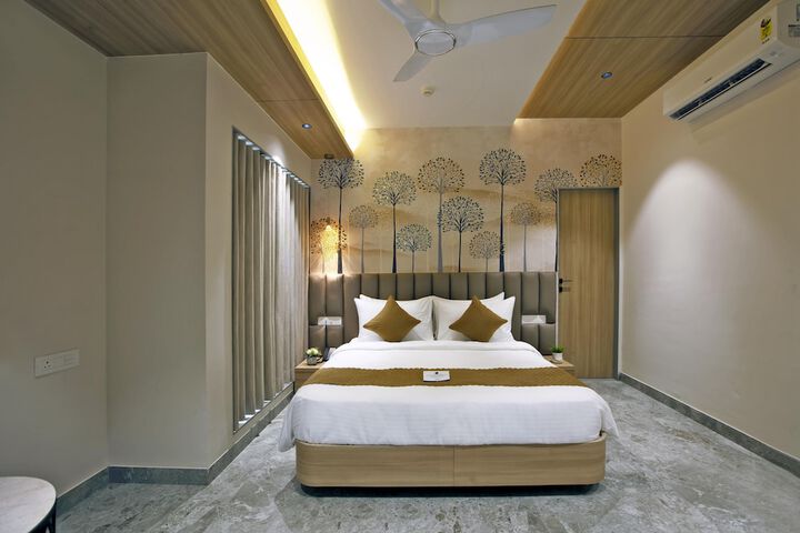 Room 9 of 47