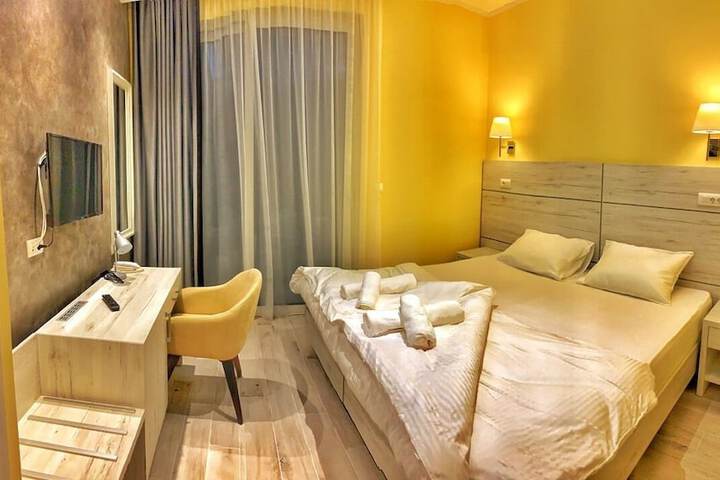 Room 4 of 49