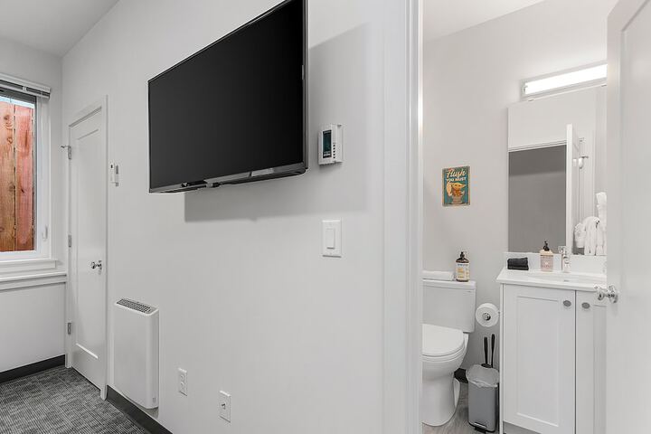 Room 4 of 24