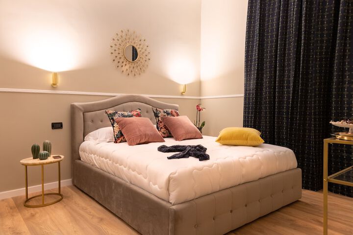 Room 12 of 28
