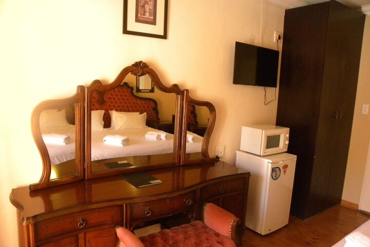 Room 10 of 21