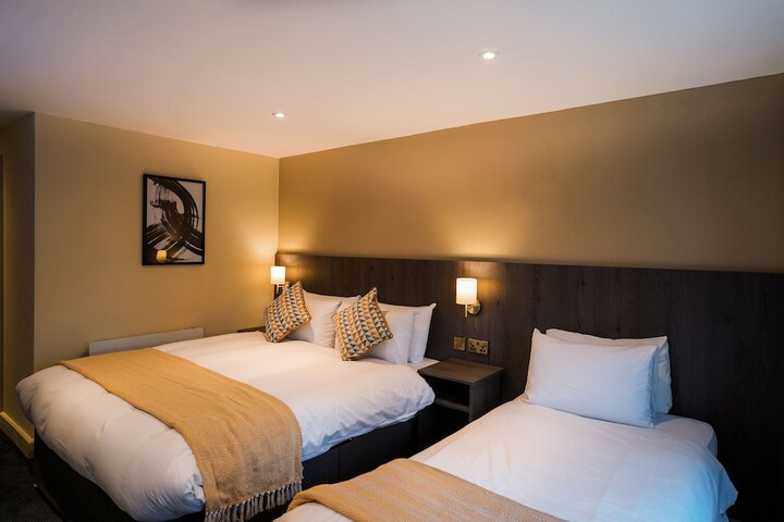Room 30 of 295