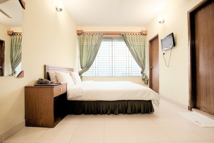 Room 6 of 24