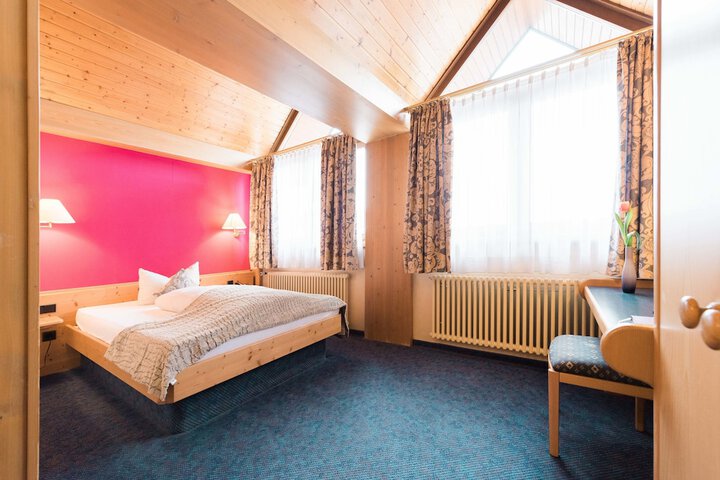 Room 8 of 36