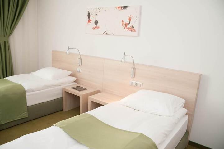 Room 6 of 31