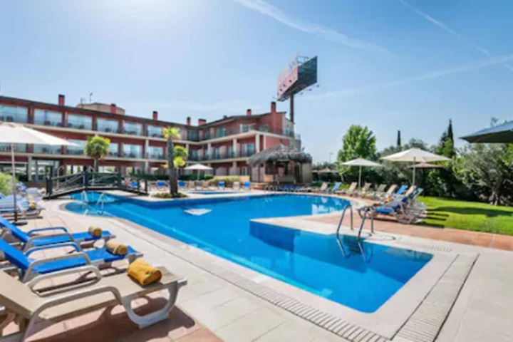Hotel Isla de la Garena in Alcala de Henares