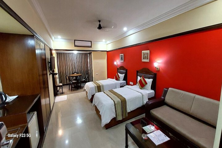 Room 30 of 77