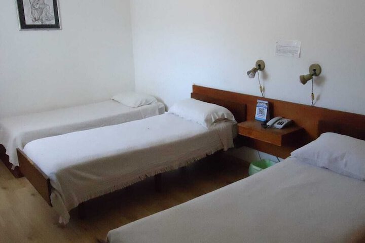 Room 4 of 13