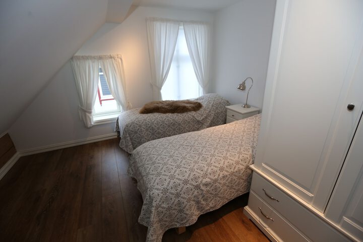 Room 15 of 83
