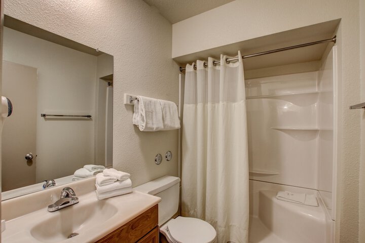 Bay 2 Double Beds Beach Floor (18 of 19)