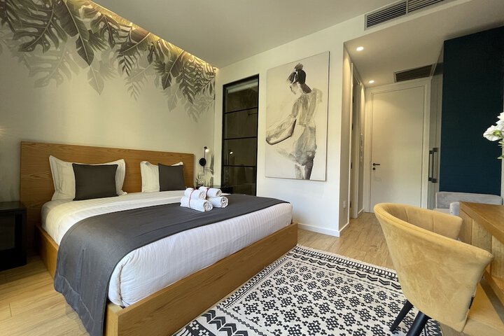 Room 5 of 68