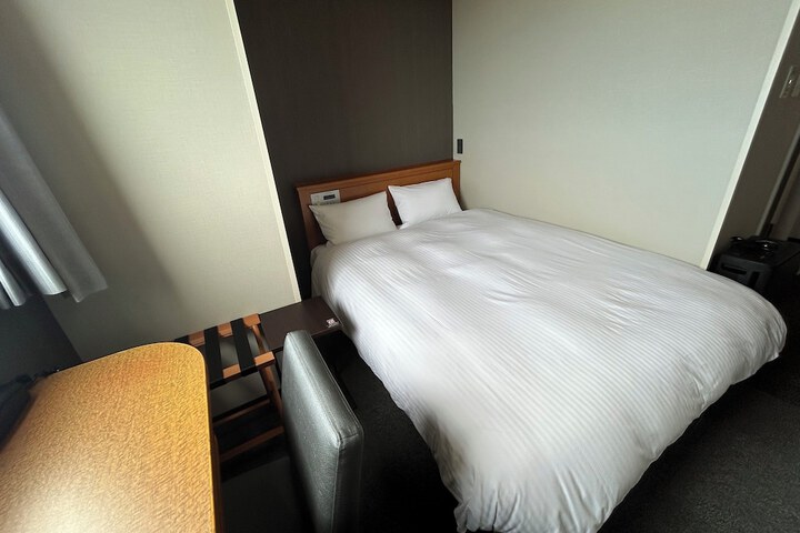 Room 10 of 35